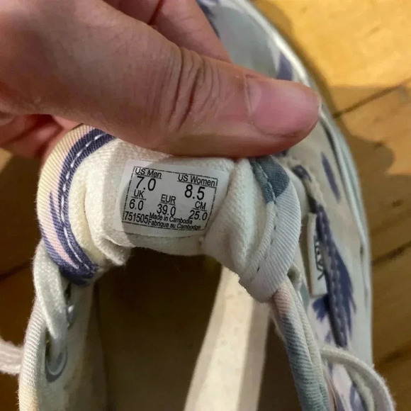 Floral  vans - Picture 5 of 6